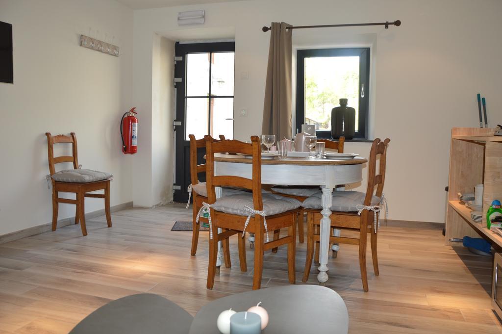 Les Gites "Coeur De Ferme" Celles  Exterior foto