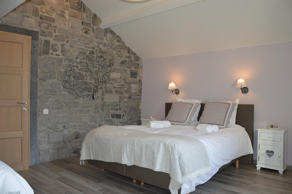 Les Gites "Coeur De Ferme" Celles  Exterior foto